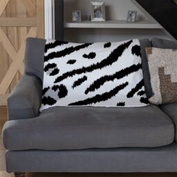 Benjamin Tate Design Zebra & Leopard Print Blanket in Natural - Size: 120 cm x 150 cm - thumbnail 2