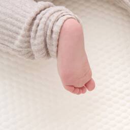 The Tiny Bed Company Premium Foam Mattress To Fit Chicco Next2Me Crib 83 x 50cm in White - thumbnail 5