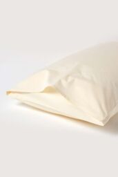 Homescapes Egyptian Cotton Housewife Pillowcase 200 TC, Standard Size in Cream - thumbnail 3
