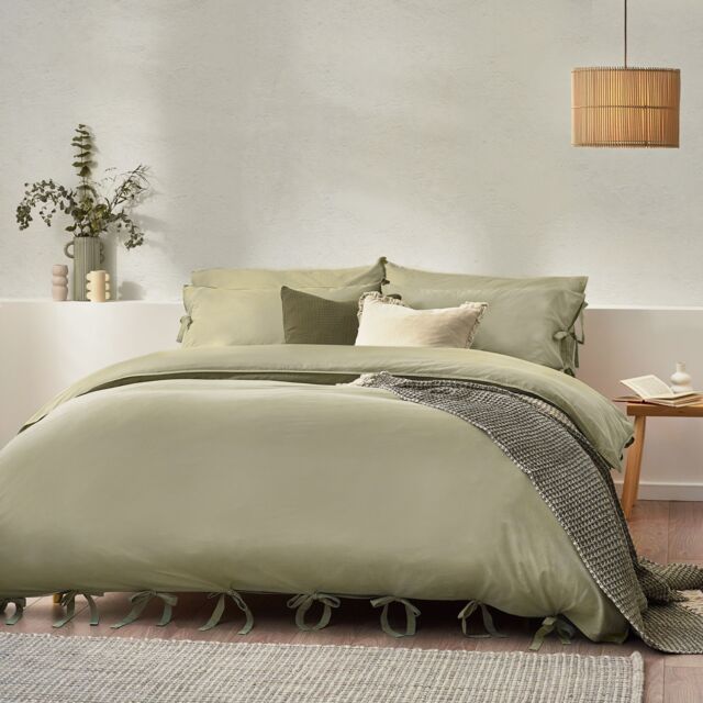Yard Mallow Bow Tie 100% Cotton Duvet Cover Set in Light Green - Size: King - image 1