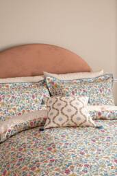 V&A 'Bountiful Garden' Cotton Duvet Cover Set - Size: Single - thumbnail 2