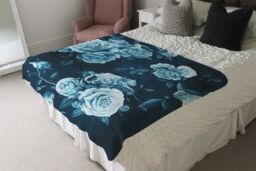 Benjamin Tate Design Winter Blue Roses Blanket in Natural - Size: 120 cm x 150 cm - thumbnail 3