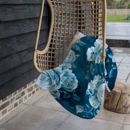 Benjamin Tate Design Winter Blue Roses Blanket in Natural - Size: 120 cm x 150 cm - thumbnail 4