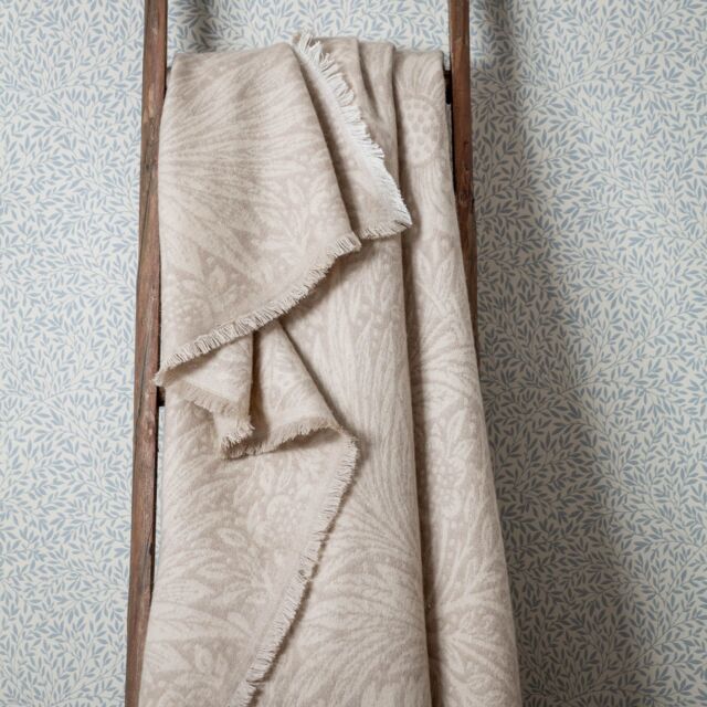 Morris & Co Marigold Jacquard Throw in Stone - Size: 130 cm x 170 cm - image 1