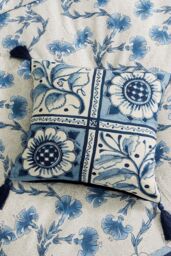 V & A 'Scrolling Carnation' Cotton Cushion in Blue - Size: 45 cm x 45 cm - thumbnail 2