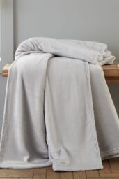 Catherine Lansfield 'Extra Large Raschel Velvet Touch' Blanket Throw in Silver - Size: 200 cm x 240 cm - thumbnail 1
