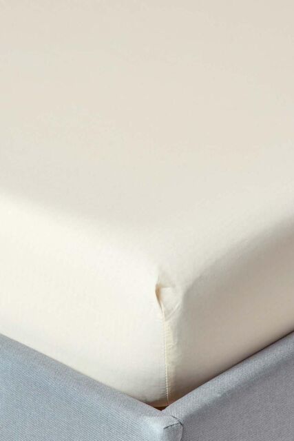 Homescapes Egyptian Cotton Deep Fitted Sheet 18 inch 200 Thread Count in Cream - Size: King Fitted - image 1