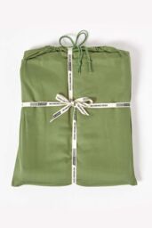Homescapes Sateen Cotton Fitted Sheet 12 inch 400 Thread Count in Green - Size: King Fitted - thumbnail 4