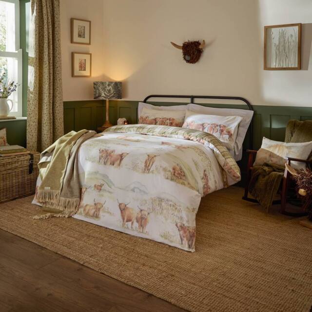 Voyage Maison Highland Cattle 100% Cotton Reversible Duvet Cover Set - Size: Double - image 1