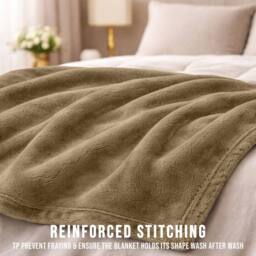 Grace Lazzaro Flannel Fleece Ultrasoft Throw Blankets in Camel - Size: 130 cm x 150 cm - thumbnail 6