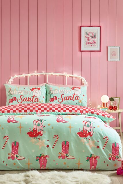 Catherine Lansfield 'Santa's Howdy Christmas' Reversible Duvet Cover Set in Green - Size: Double - image 1