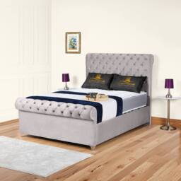 "UK Bed Furniture Chesterfield Sleigh Upholstered Bed with 48"" Headboard - Slatted Base in Silver - Size: Small Double"
