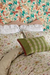 Sanderson 'Arils Garden' Cotton Duvet Cover Set in Olive - Size: Super King - thumbnail 2