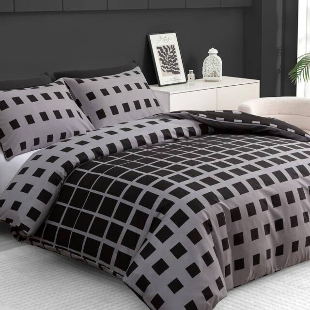 Grace Luxury Hypoallergenic Double Duvet Cover Set with Matching Pillowcases in Black - Size: Single - image 1