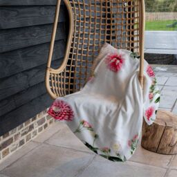 Benjamin Tate Design Scattered Flowers Blanket in Natural - Size: 120 cm x 150 cm - thumbnail 4