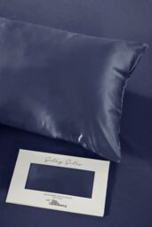 Silky Silks 100% Mulberry Silk Standard Pillowcase in Navy - Size: Standard Pillow Case - thumbnail 3