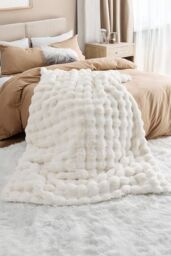 PEACH ACCESSORIES Small Luxurious Faux Fur Chair Blanket (100*160cm) (30in*63in) in Cream - thumbnail 1