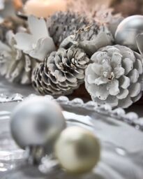 Dibor White Frosted Round Table Centrepiece Christmas Decoration Candle Holders Tealight Holder 30cm - thumbnail 5