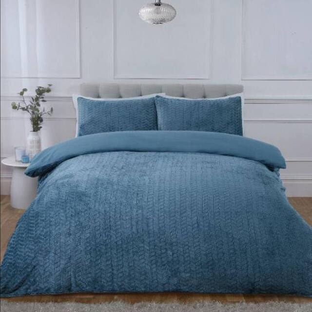 Rapport Home Chevron Faux Teddy Polyester Fleece Duvet Cover Set with Pillowcase in Blue - Size: Single - image 1