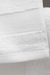Catherine Lansfield 'Anti Bacterial' Cotton Towels in White - Size: Bath Sheet - thumbnail 2