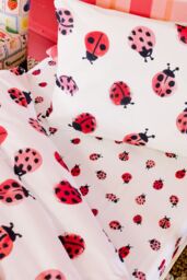 Wee Blue Bell 'Ladybird' Fitted Sheet in Red - Size: Single - thumbnail 4