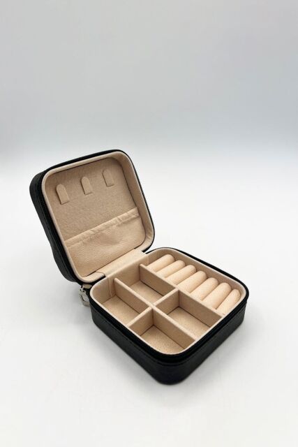SVNX Women's Travel Jewellery Box in Pink in Black - image 1