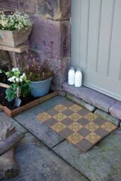 Artsy Mats Blue Check & Petals Coir Doormat (60 x 40cm) in Brown - Size: 40 cm x 60 cm - thumbnail 6
