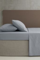 Catherine Lansfield 'Easy Iron Percale' Oxford Pillowcase Pair in Grey - thumbnail 2