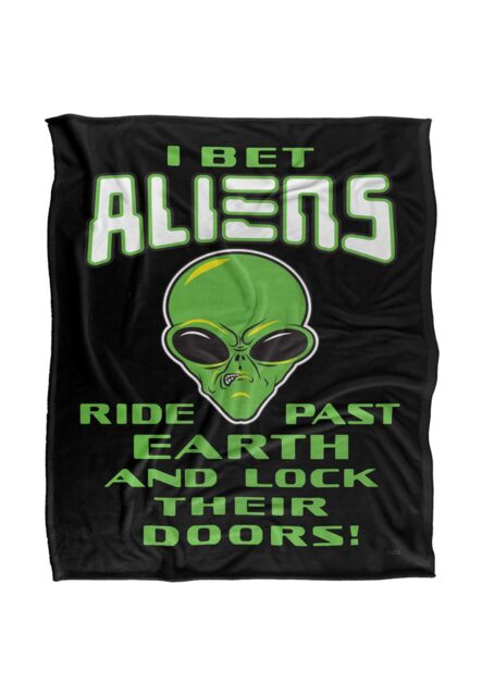 JQ Licensing Sle Aliens Lock Doors Silky Touch Super Soft Throw Blanket 152 X 127 cm in White - image 1