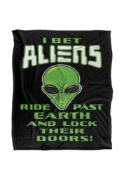 JQ Licensing Sle Aliens Lock Doors Silky Touch Super Soft Throw Blanket 152 X 127 cm in White - thumbnail 1