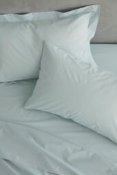 Catherine Lansfield 'Easy Iron Percale' Combed Polycotton 35cm Depth Sheet in Duck Egg Blue - Size: King Fitted - thumbnail 3