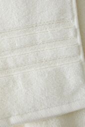 Catherine Lansfield 'Zero Twist' Bath Towel in Cream - thumbnail 2
