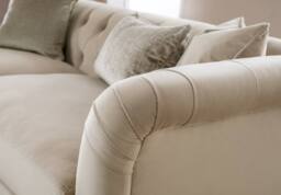 The Great Sofa Company Kensington 3-Seater Velvet Chesterfield Sofa in Cream - Size: 3 Seater - thumbnail 6