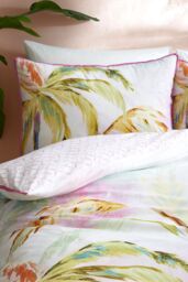 Appletree 'Leilani' 100% Cotton Tropical Print Duvet Cover Set in Green - Size: Super King - thumbnail 2