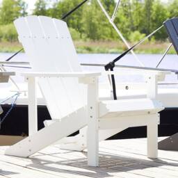 Wyld and Coco Garden Chair White Faux-Wood Finish Weather-Resistant Outdoor Lounge