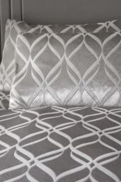 Soiree 'Belfort' Woven Geo Velvet Duvet Cover Set in Silver - Size: Super King - thumbnail 3