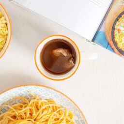 Nicola Spring 24 Piece Hand-Printed Dinner Crockery Set in Blue - thumbnail 4