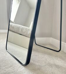 Downton Interiors Stunning Black Rectangular Metal Frame Wall or Floor Standing Dressing Mirror 145cm x 45cm - Soho Collection - Size: XL - thumbnail 5