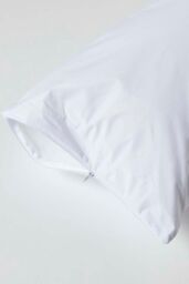 Homescapes Waterproof Pillow Protectors 40 x 80 cm, Pack of 4 in White - Size: 40 x 80 cm - thumbnail 4