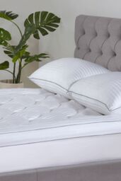 BHS 5 Star Hotel Collection Australian Wool Enhancer in White - Size: King - thumbnail 1