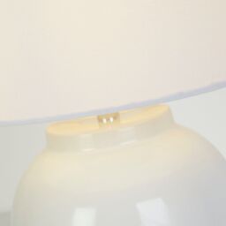 Lighting Collection RECHARGEABLE WHITE CERAMIC TABLE LAMP - thumbnail 3