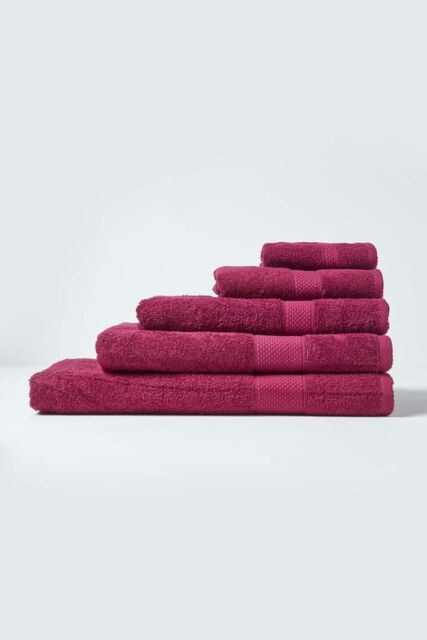 Homescapes 500 GSM Turkish Cotton Towel Soft, Absorbent & Quick-Drying in Burgundy - image 1