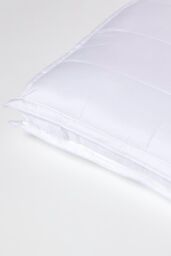 Homescapes Luxury Hypoallergenic Bamboo Pillow for Side Sleepers in White - thumbnail 4