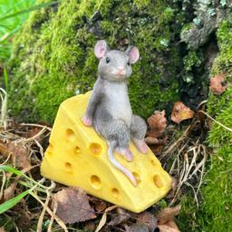 Animal Crackers Mouse On Cheese Wedge Fairy Garden Ornament - thumbnail 5