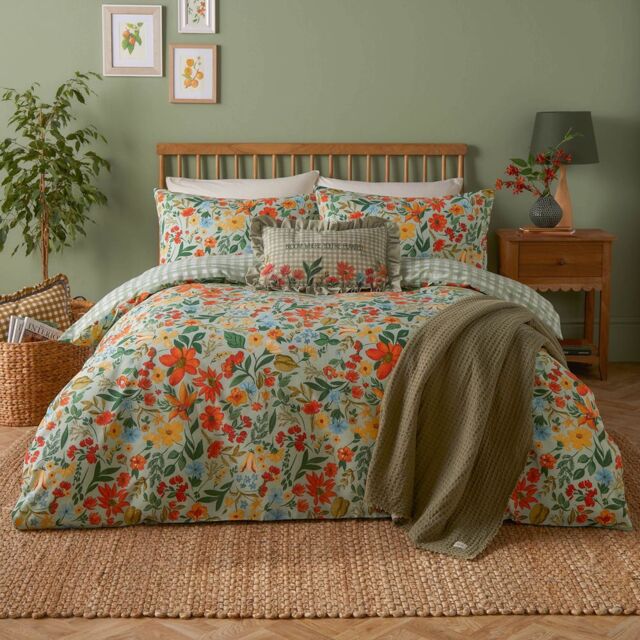 Furn Meadow Haze Printed Duvet Cover Set in Green - Size: Super King - image 1