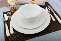 Glim & Glam Dinner Set 18 Piece Crockery Plates Bowls Set in White - thumbnail 3