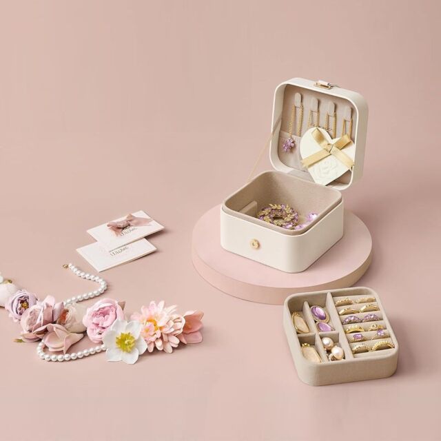 SONGMICS Portable Jewellery Box with Two Layers for Accessories in White - image 1