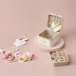 SONGMICS Portable Jewellery Box with Two Layers for Accessories in White - thumbnail 1