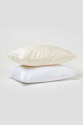 Homescapes Sateen Cotton Kids Pillowcases 40 x 60 cm 400 Thread Count, 2 Pack in Cream - thumbnail 5