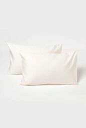 Homescapes Sateen Cotton Kids Pillowcases 40 x 60 cm 400 Thread Count, 2 Pack in Cream - thumbnail 1